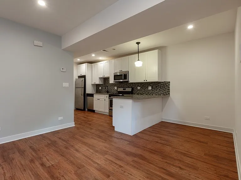 230-232 W. Willow St. — Photo 4