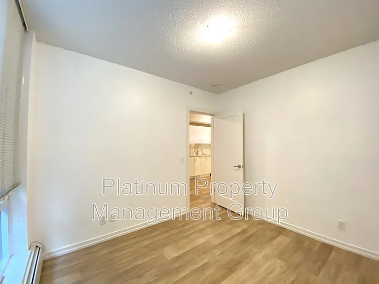 450 8th Ave SE #205 — Photo 17