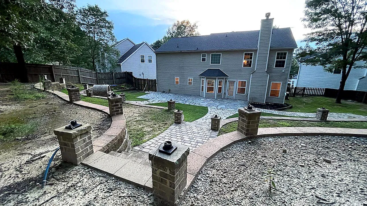 4 bed, 2.5 bath, 2700 sqft, $2,799 — Photo 3