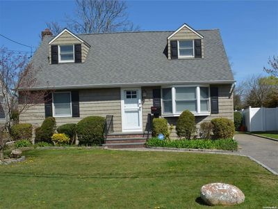 4 Searingtown Avenue, Albertson, NY, 11507