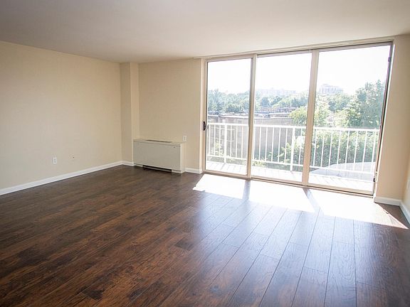 2nd image of 4520 King St
