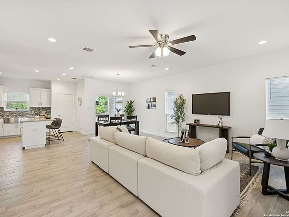 4th image of 1223 EL PEDREGAL DR