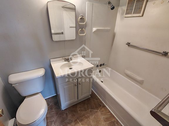 5th image of 902 S Anderson St APT 4