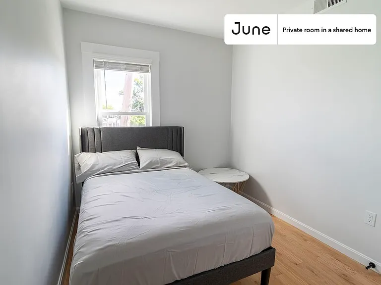 90 Mount Vernon St #C — Photo 2