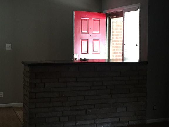 2nd image of 3901 Southmoor Ln