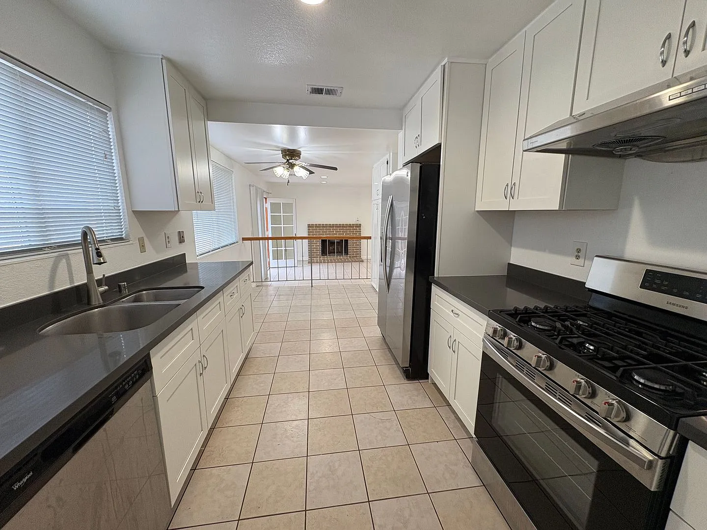 Beautiful 3 Bedroom, 2.5 Bath Home in Bay Point Spacious & Convenient Location — Photo 4