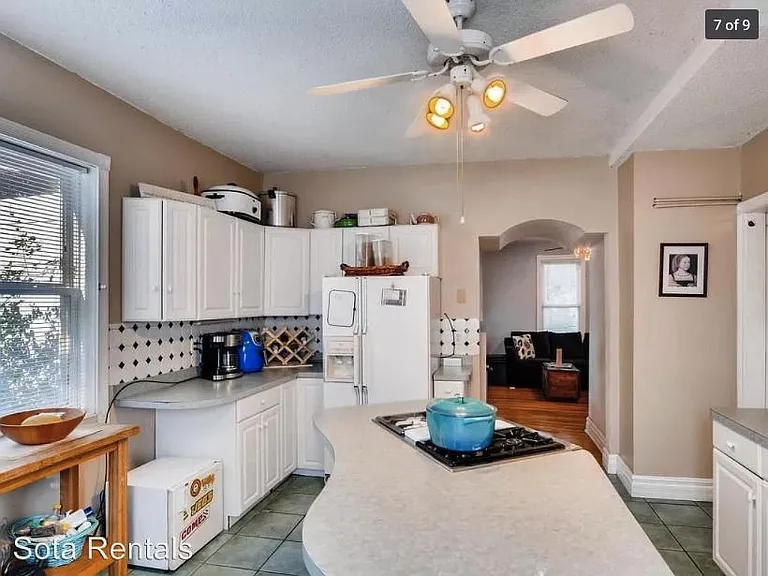 216 W 29th St — Photo 2