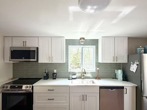 3rd image of 8 Terry Ave