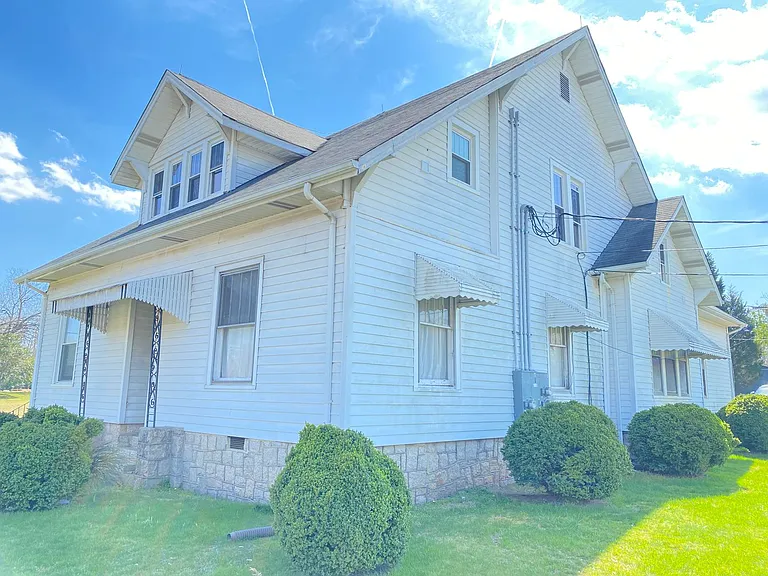 215 W Rice St — Photo 1