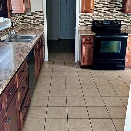 4th image of 1077 Basque Dr