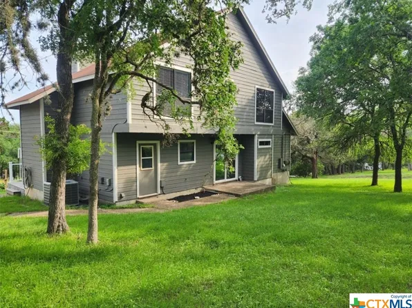 305 Forest Dr, San Marcos, TX 78666