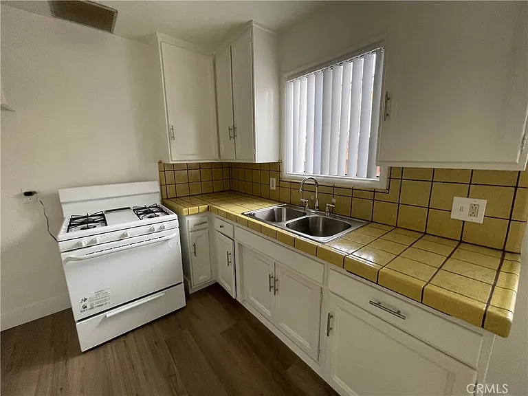 3444 Redondo Beach Blvd #3 — Photo 9