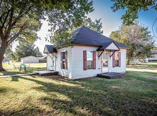 121 S 3rd St, Cyril, OK 73029