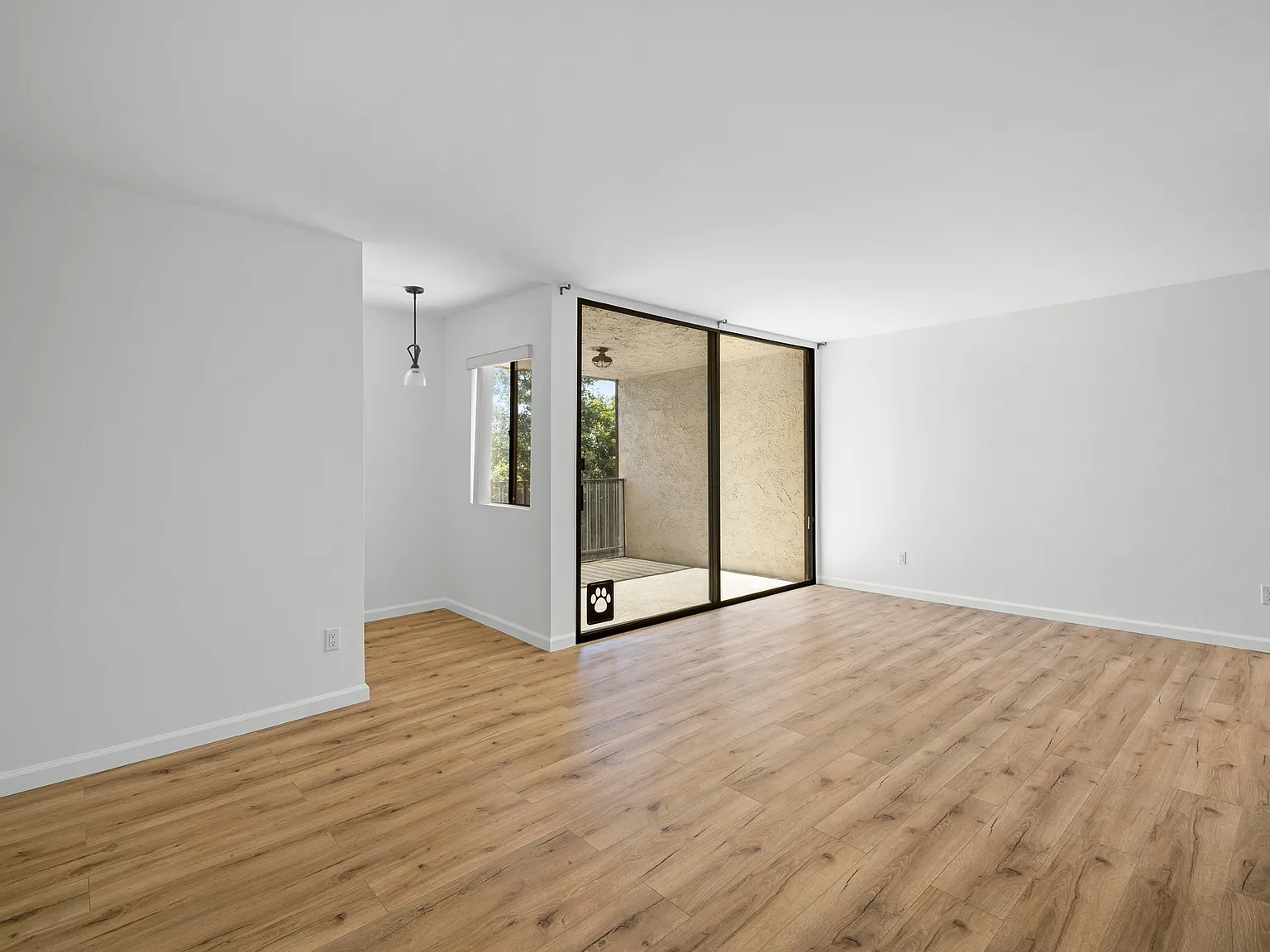 1 bed, 864 sqft, $2,950 — Photo 4