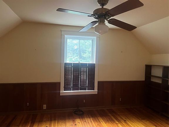 3rd image of 1423 E Brunswick Ave