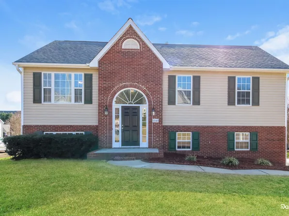 5540 Woodspring Dr, Winston Salem, NC 27106