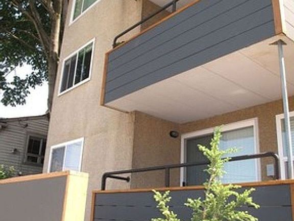 2nd image of 2366 Yale Ave E APT 1