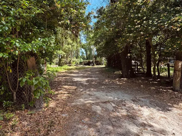 3122 Bicycle Rd, Tallahassee, FL 32304