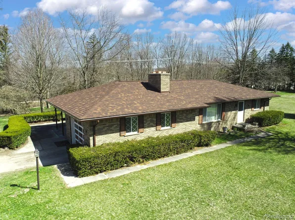 1487 E M 36, Pinckney, MI 48169