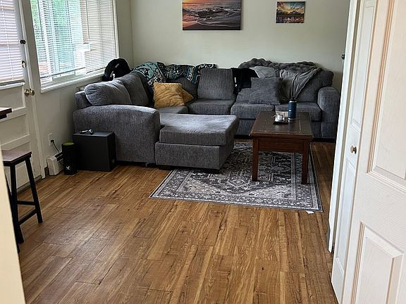 2nd image of 133 Dartmouth Trl APT 8