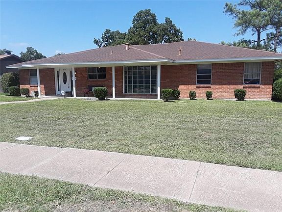 2nd image of 2413 Monticello Dr