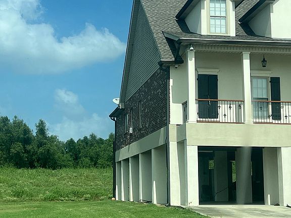 3rd image of 150 Church Ln