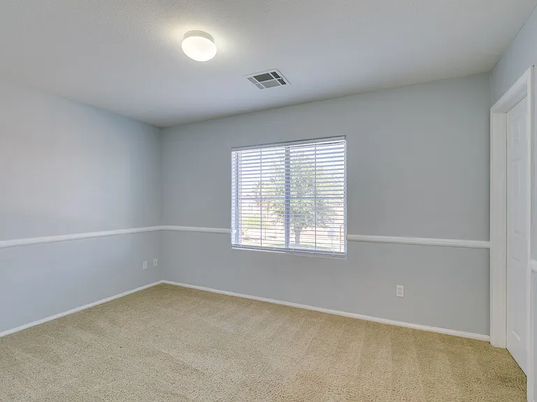 8433 Spencer Canyon St — Photo 34