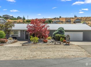 300 Lake Front Rd, Orondo, WA 98843