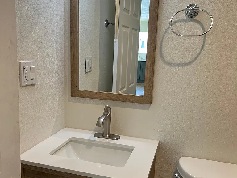 8731 S Figueroa St #8733-1/2 — Photo 23