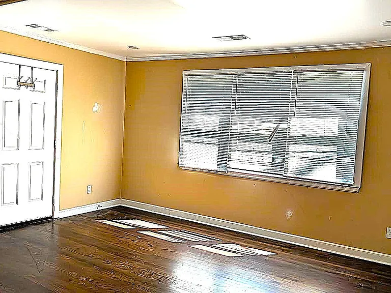 3307 Guthrie Dr — Photo 2