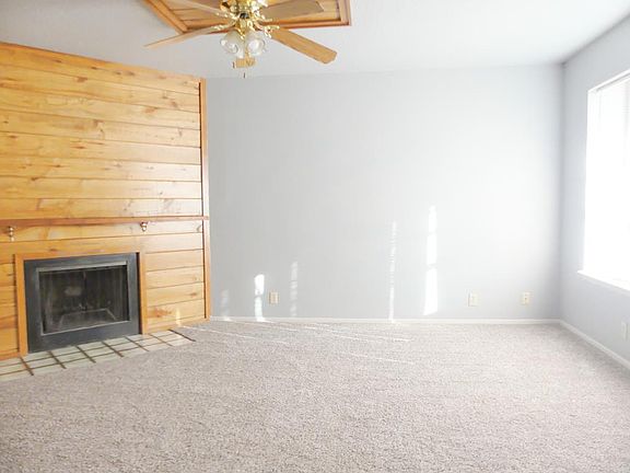 3rd image of 1201 Redwood Dr APT D