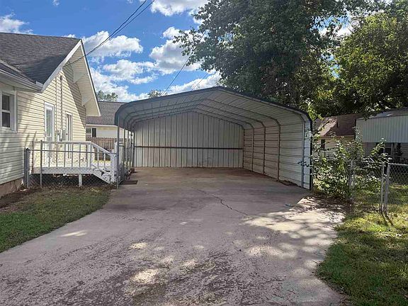 2nd image of 315 S Apple Ave