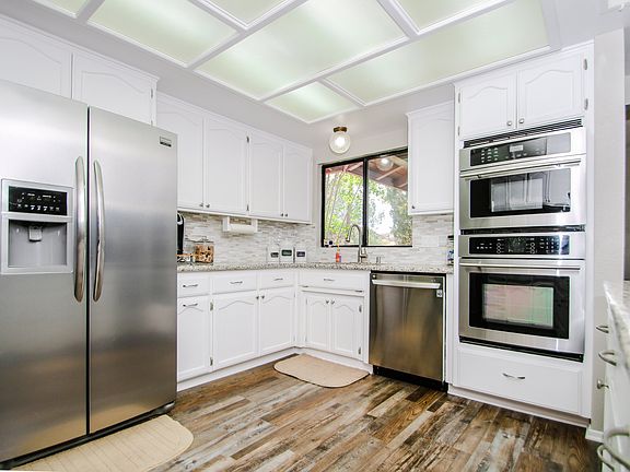 5th image of 30372 Oak Grove Dr