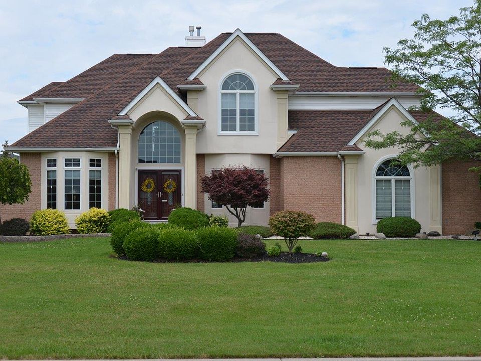 1st image of 8245 Golden Oak Cir