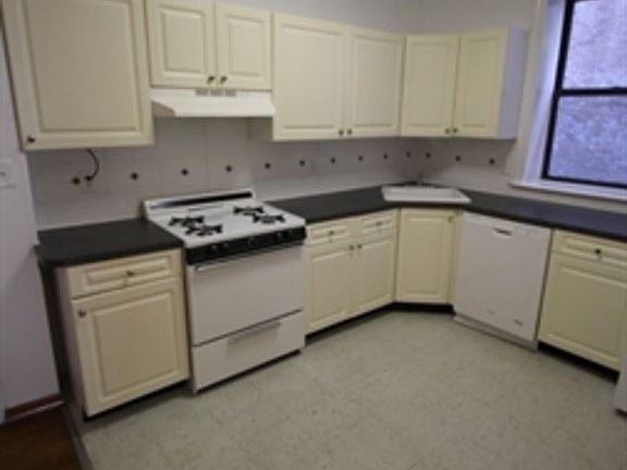 5th image of 509 12th St APT 1C