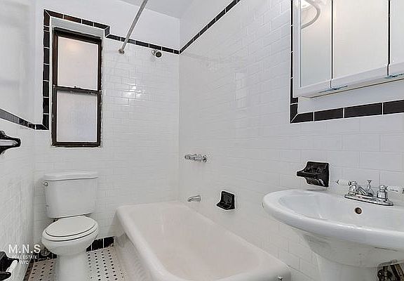5th image of 2 Seaman Ave APT 4I