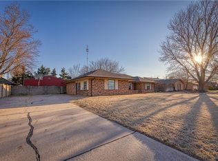 2102 Bell Ave, Elk City, OK 73644