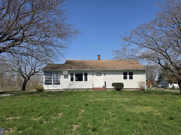 697 W Denneys Rd, Dover, DE 19904