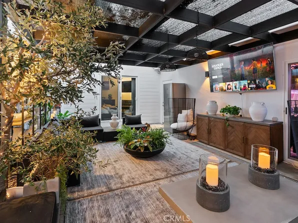 5305 Campo Rd, Woodland Hills, CA 91364