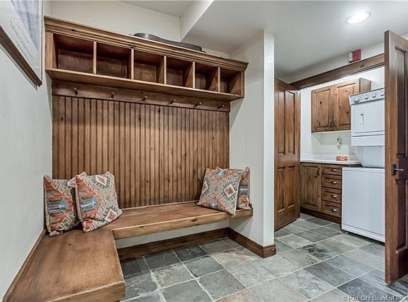3rd image of 2100 Deer Valley Dr S #301