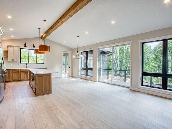 4th image of 251 Saddle Ridge Ln