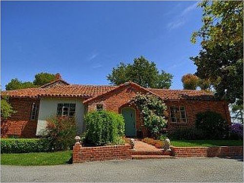 1st image of 205 Creffield Hts