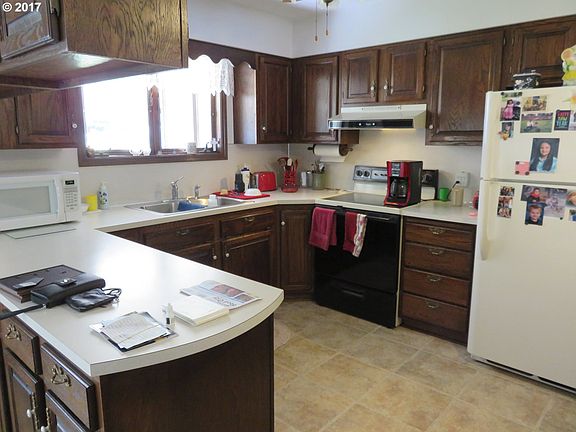 4th image of 202 S Pine St