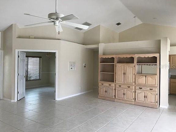 4th image of 17391 Malarky Ln