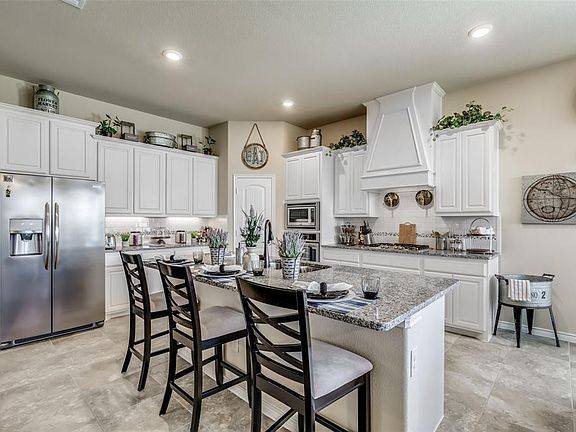 3rd image of 3021 Maverick Dr