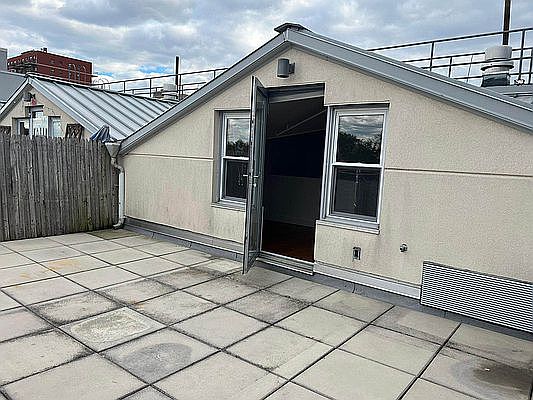 2nd image of 836 Bergen St #807