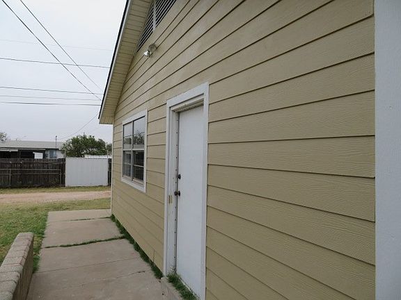 5th image of 3707 Spruce Ave
