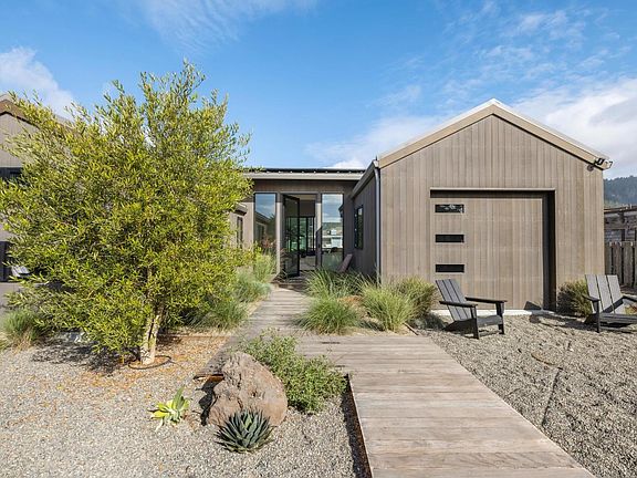 3rd image of 297 Seadrift Road