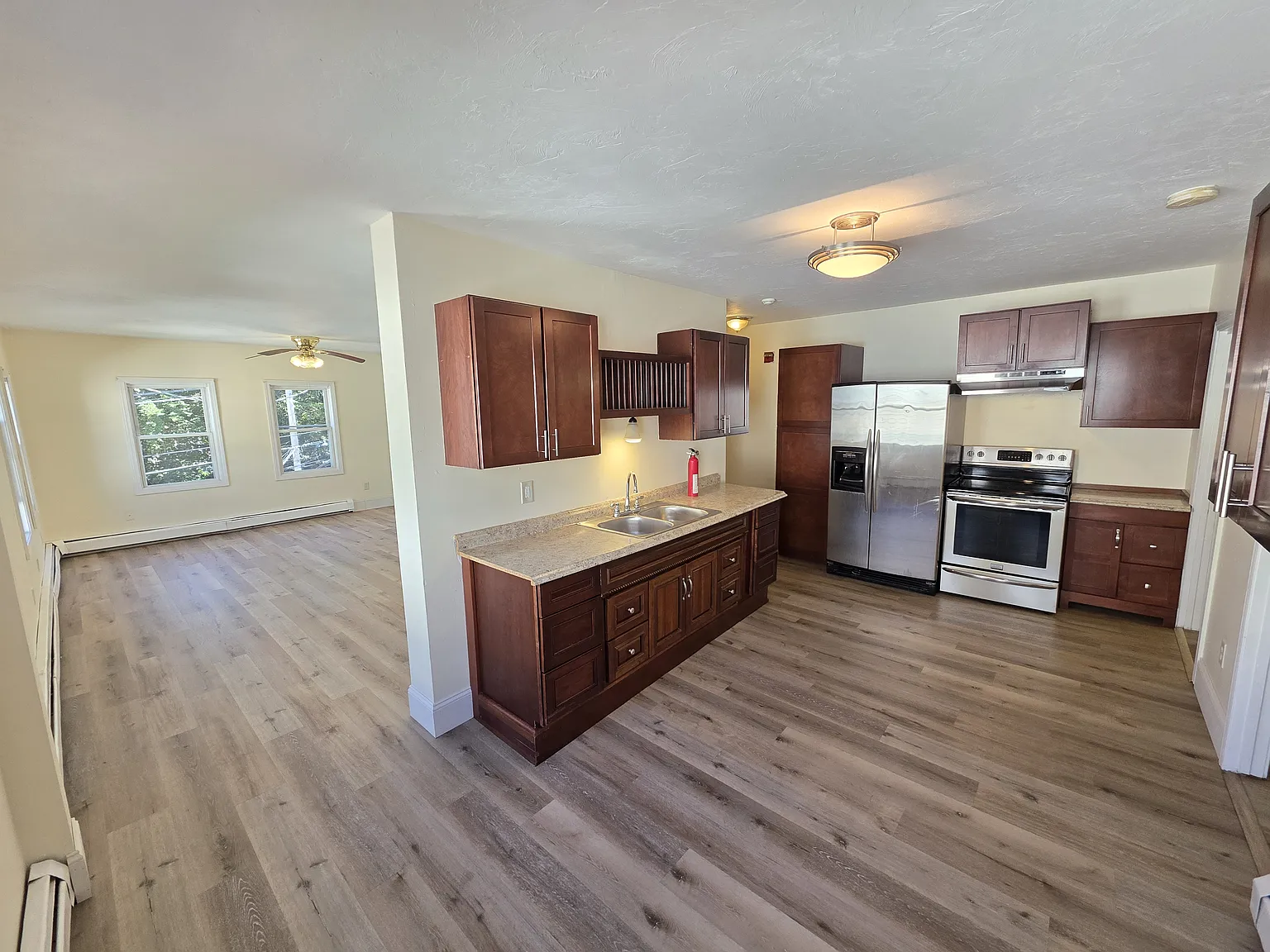  156 W School St 2ndFlr 3B/1.5B Spacious! 2-Floors FreshPaint NOPets — Photo 1