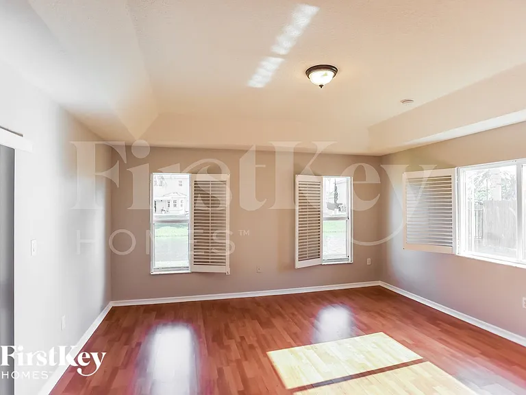 8962 SW 209th Ter — Photo 7